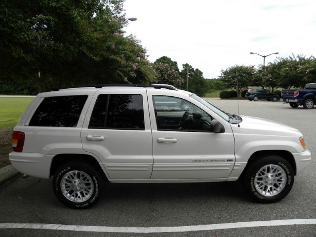 Jeep Grand Cherokee Super SUV