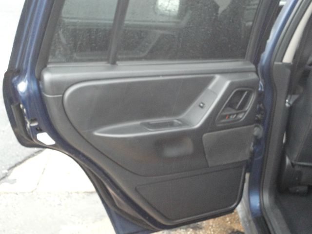 Jeep Grand Cherokee 2002 photo 2