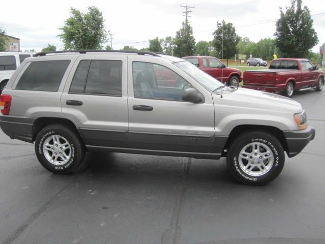 Jeep Grand Cherokee 2002 photo 3