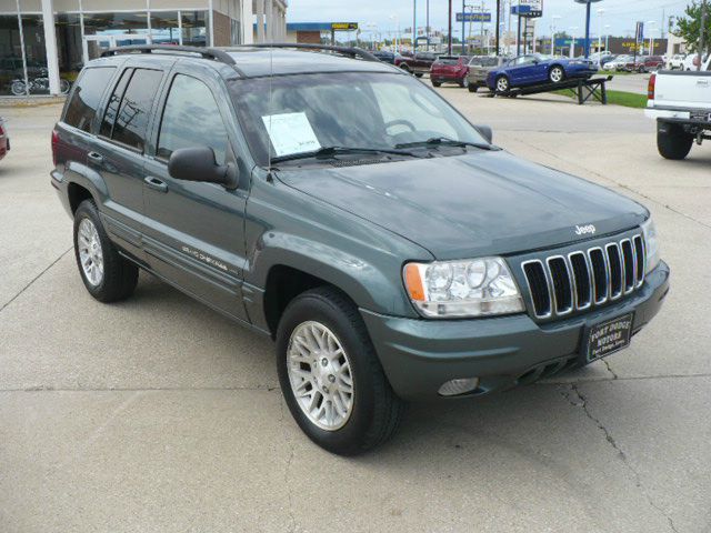 Jeep Grand Cherokee 2002 photo 1