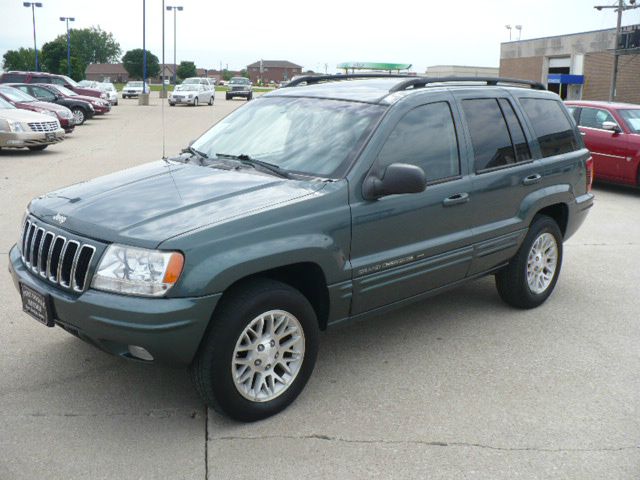 Jeep Grand Cherokee 2002 photo 2
