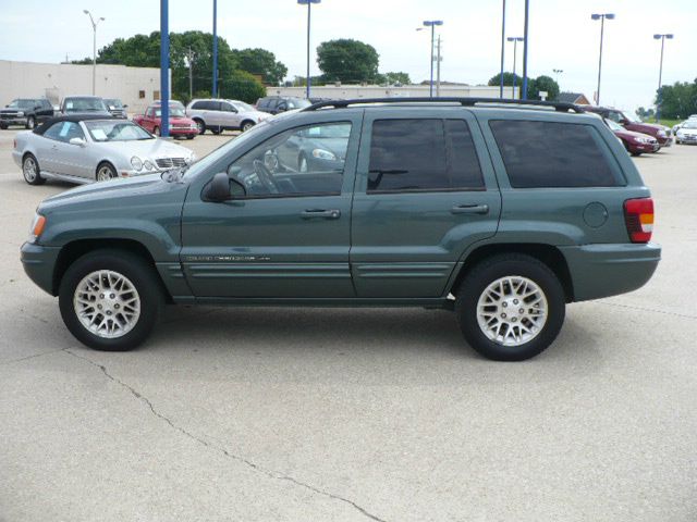 Jeep Grand Cherokee 2002 photo 3