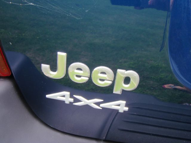 Jeep Grand Cherokee 2003 photo 2