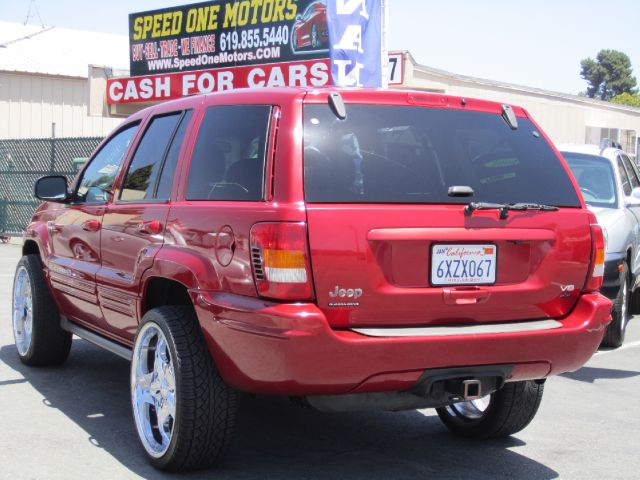 Jeep Grand Cherokee 2.4i Sedan SUV