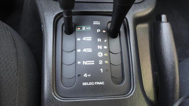 Jeep Grand Cherokee 2003 photo 19