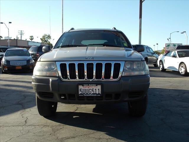 Jeep Grand Cherokee K2500 Silverado SUV