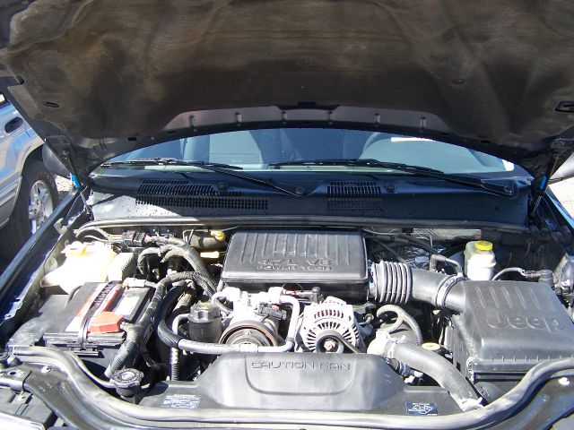 Jeep Grand Cherokee LS SUV