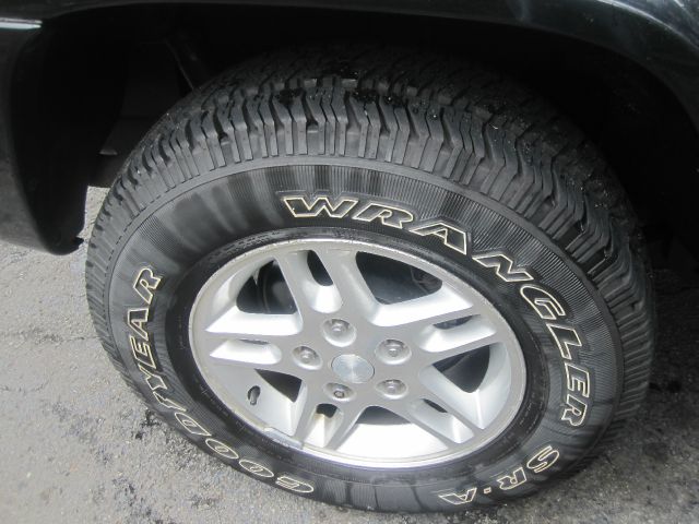 Jeep Grand Cherokee 2004 photo 2