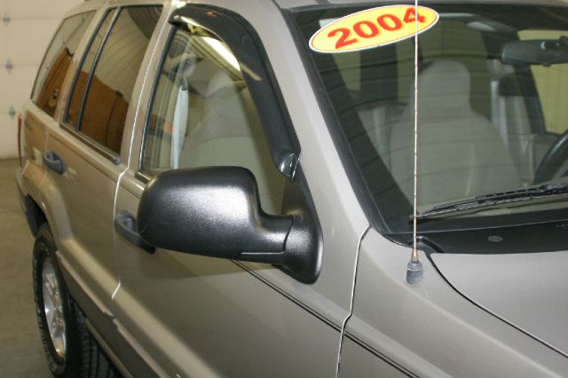 Jeep Grand Cherokee 2004 photo 2