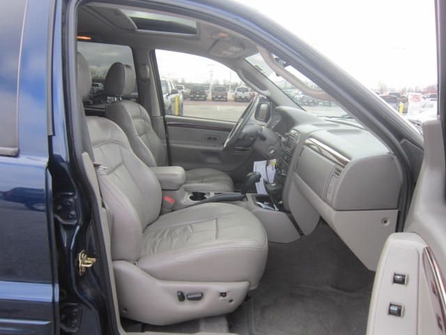 Jeep Grand Cherokee 2004 photo 2