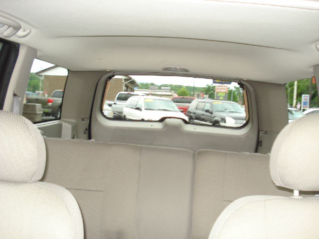 Jeep Grand Cherokee 2004 photo 1