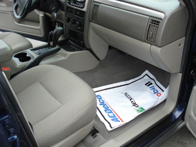 Jeep Grand Cherokee 2004 photo 24