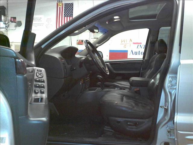 Jeep Grand Cherokee 2004 photo 1