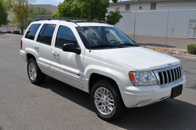 Jeep Grand Cherokee 2004 photo 2