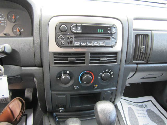 Jeep Grand Cherokee 2004 photo 1