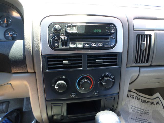 Jeep Grand Cherokee 2004 photo 18