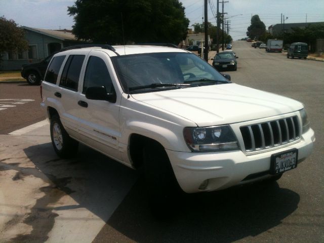 Jeep Grand Cherokee LT Tv-dvdleathersunroof3rowcarfax Available SUV