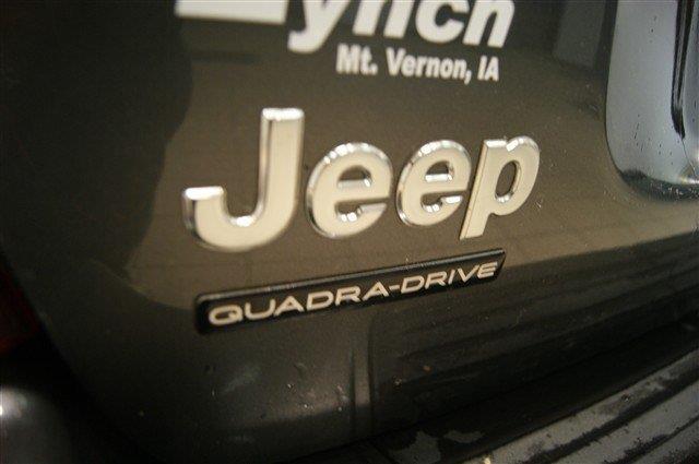 Jeep Grand Cherokee 2004 photo 18
