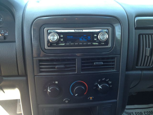 Jeep Grand Cherokee 2004 photo 4