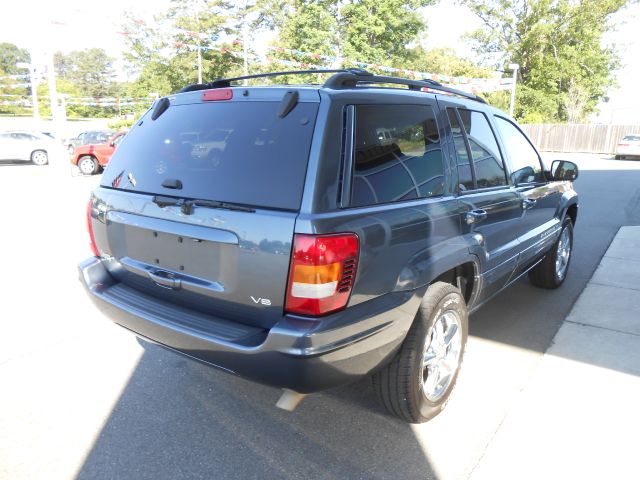 Jeep Grand Cherokee LS Flex Fuel 4x4 This Is One Of Our Best Bargains SUV