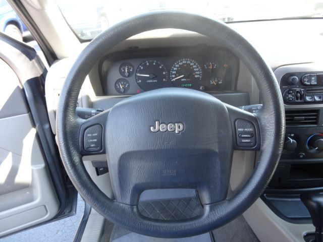 Jeep Grand Cherokee 2004 photo 2