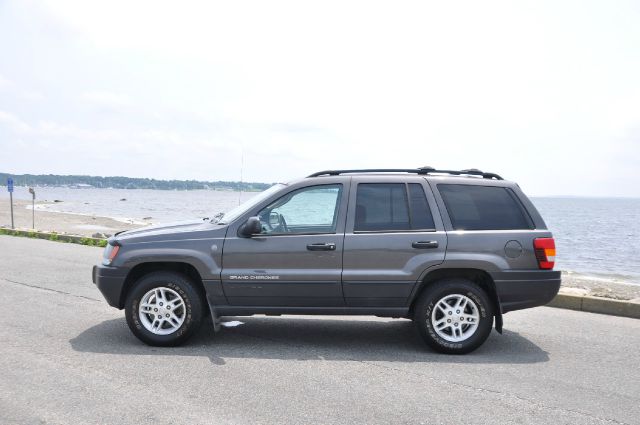 Jeep Grand Cherokee 2004 photo 2