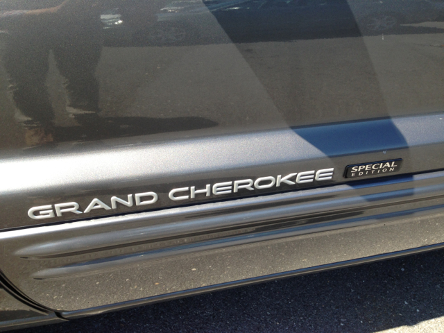 Jeep Grand Cherokee LT Tv-dvdleathersunroof3rowcarfax Available SUV