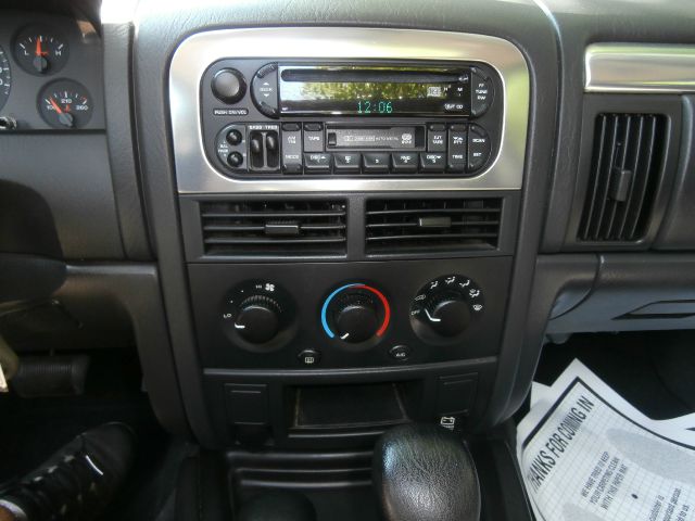 Jeep Grand Cherokee 2004 photo 35