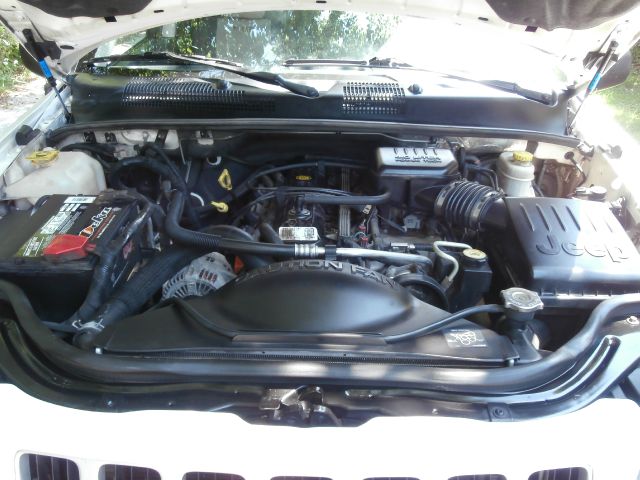 Jeep Grand Cherokee 2004 photo 9