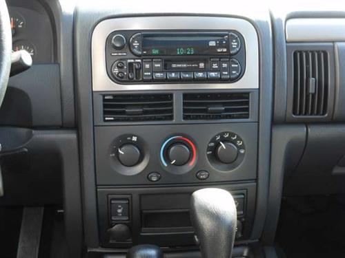 Jeep Grand Cherokee 2004 photo 3