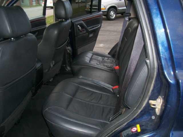 Jeep Grand Cherokee 2004 photo 2