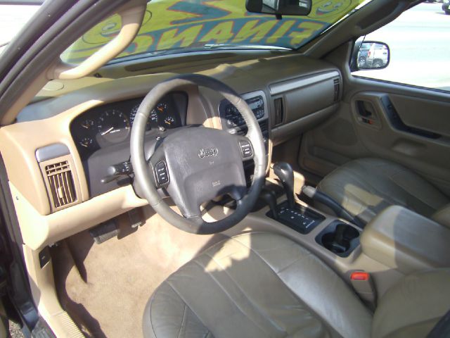 Jeep Grand Cherokee 2004 photo 2
