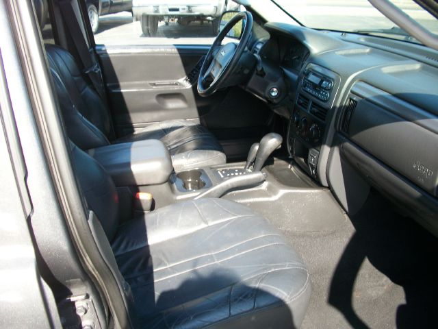 Jeep Grand Cherokee 4dr 114 WB W/4.6l AWD SUV