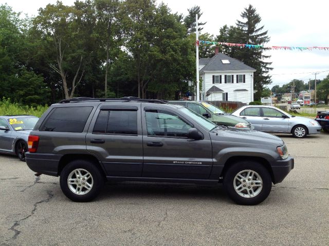 Jeep Grand Cherokee 4dr 114 WB W/4.6l AWD SUV