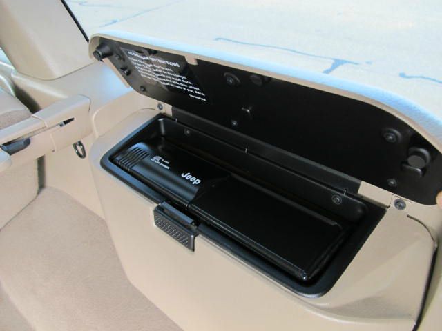 Jeep Grand Cherokee 2004 photo 16