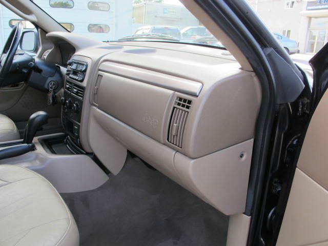 Jeep Grand Cherokee 2004 photo 23
