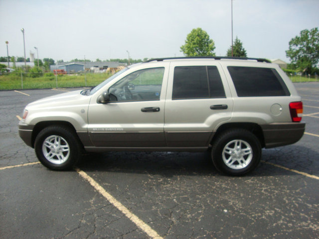 Jeep Grand Cherokee 2004 photo 4