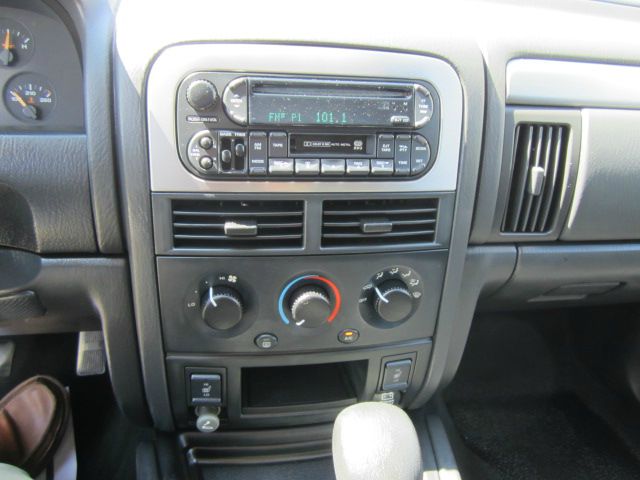 Jeep Grand Cherokee 2004 photo 3