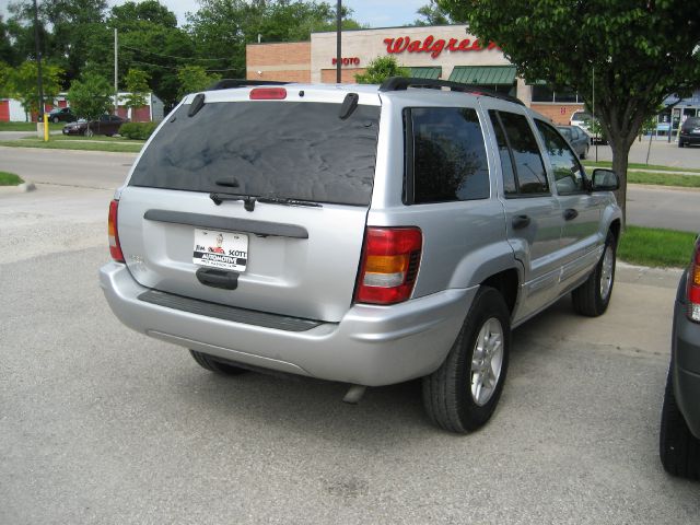 Jeep Grand Cherokee 4dr 114 WB W/4.6l AWD SUV