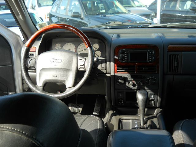 Jeep Grand Cherokee 2004 photo 2