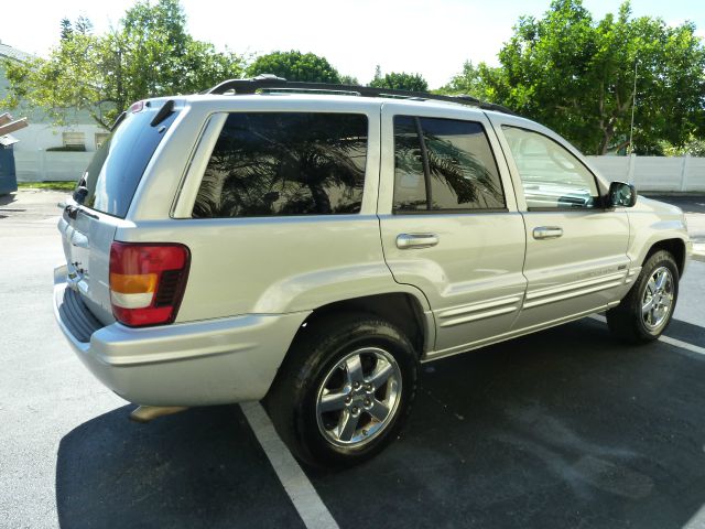 Jeep Grand Cherokee 2004 photo 4