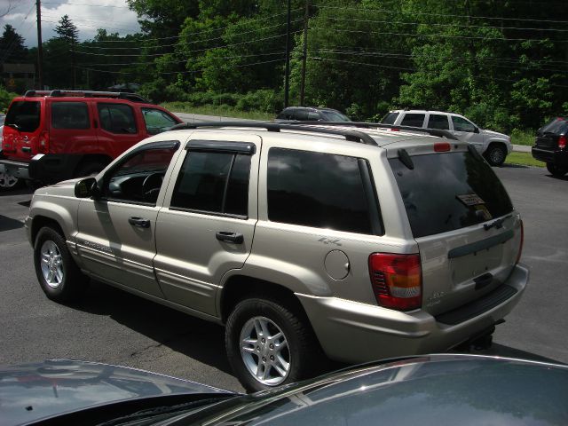 Jeep Grand Cherokee 2004 photo 1
