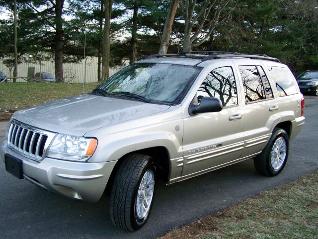 Jeep Grand Cherokee 2004 photo 1
