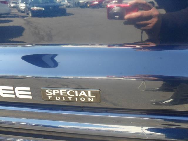 Jeep Grand Cherokee 2004 photo 2