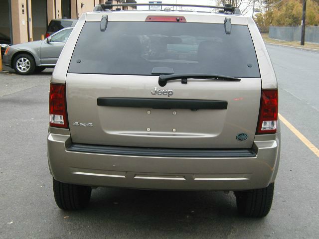 Jeep Grand Cherokee 2005 photo 3