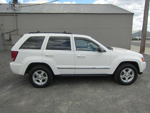 Jeep Grand Cherokee 2005 photo 2