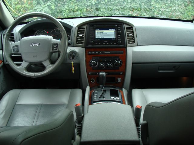 Jeep Grand Cherokee 2005 photo 3