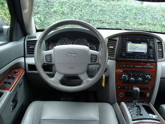 Jeep Grand Cherokee 2005 photo 4
