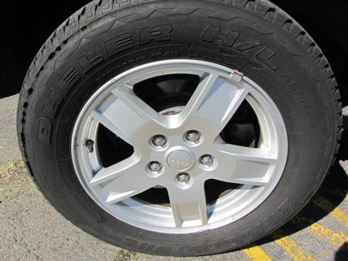 Jeep Grand Cherokee 2005 photo 2