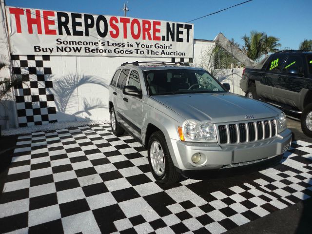 Jeep Grand Cherokee Sedan 4dr SUV